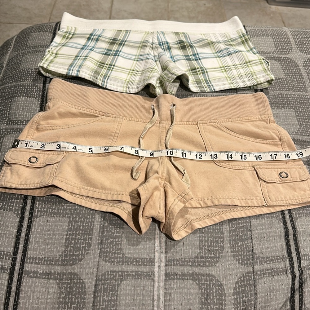 Shorts - Picture 4 of 7
